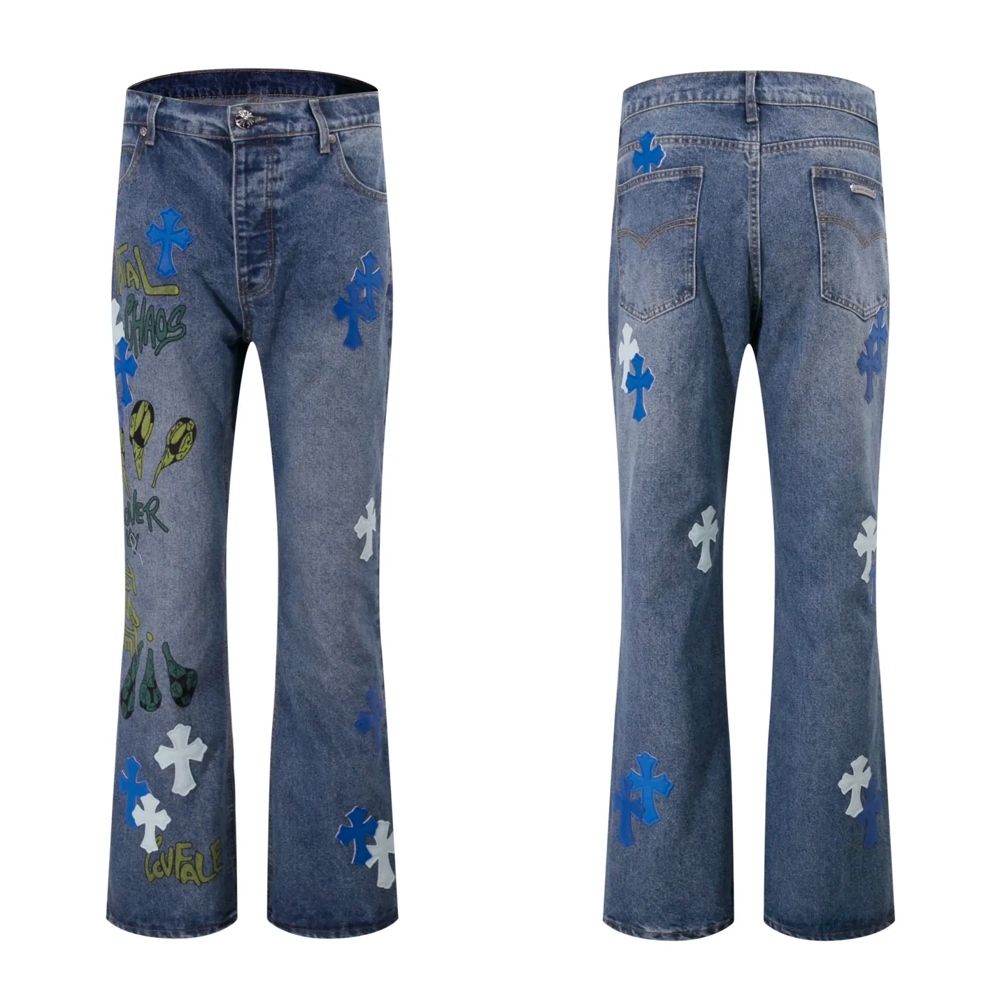 P260 Style No.: H885 Crow Heart & 𝐂𝐡𝐫𝐨𝐦𝐞 𝐇𝐞𝐚𝐫𝐭 ss25 new graffiti letters blue and white cross leather couple style loose washed micro-flared jeans. Styles with different washed textures are very friendly to people with thin legs. The micro-flared version perfectly modifies the leg shape. The timeless and moderate length makes it easy to match and match. It is the basis for various styles and is a must-have in your wardrobe! The fabric is stiff but also makes the upper body soft without losing texture. The washing process is even more perfect. It is a must-have item for everyone! ! ! Washed wheat, hang tag, pants label, three labels complete Color: blue Size: 28-30-32-34-36